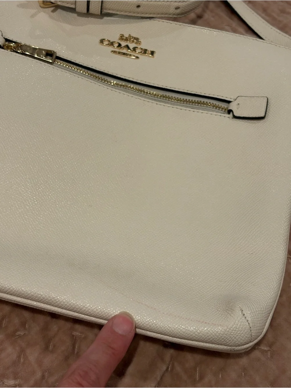 Coach Cream Leather Crossbody with Top Zip Great Condition